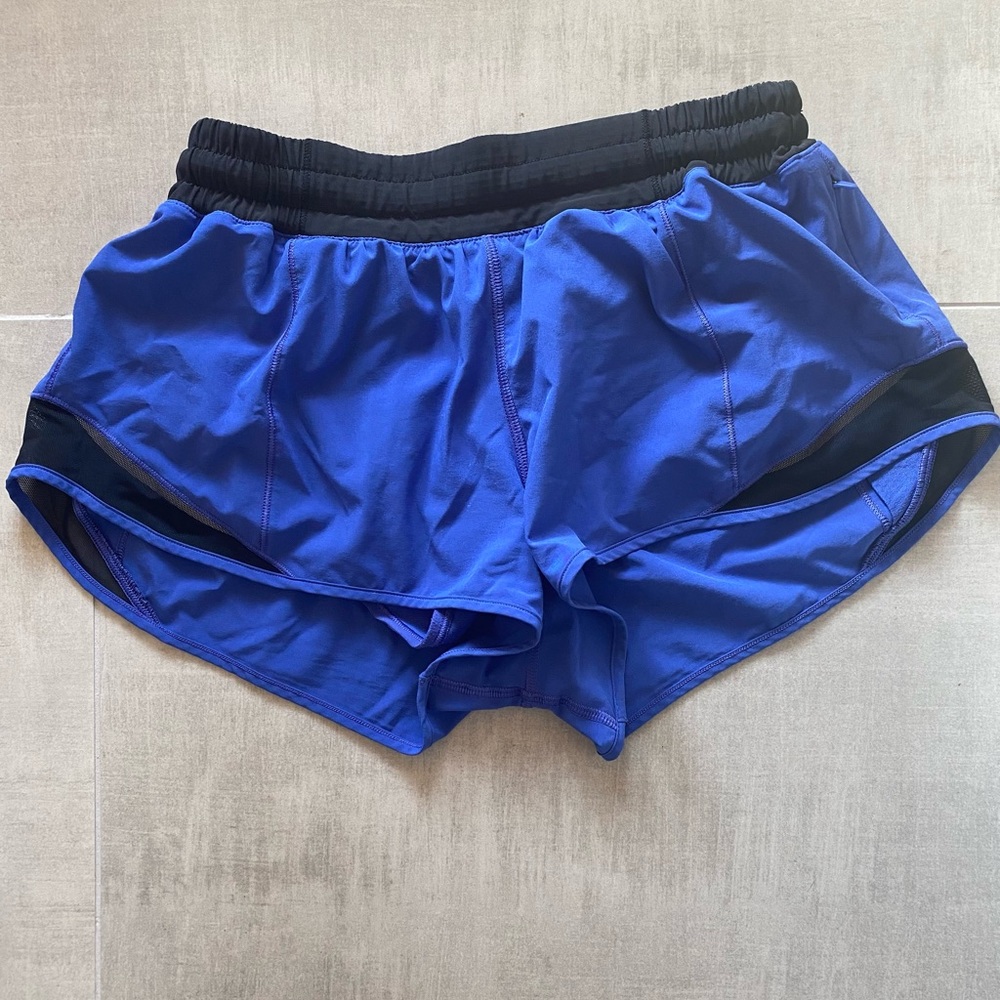 Lululemon Hotty Hot Low-Rise Lined Short 2.5"